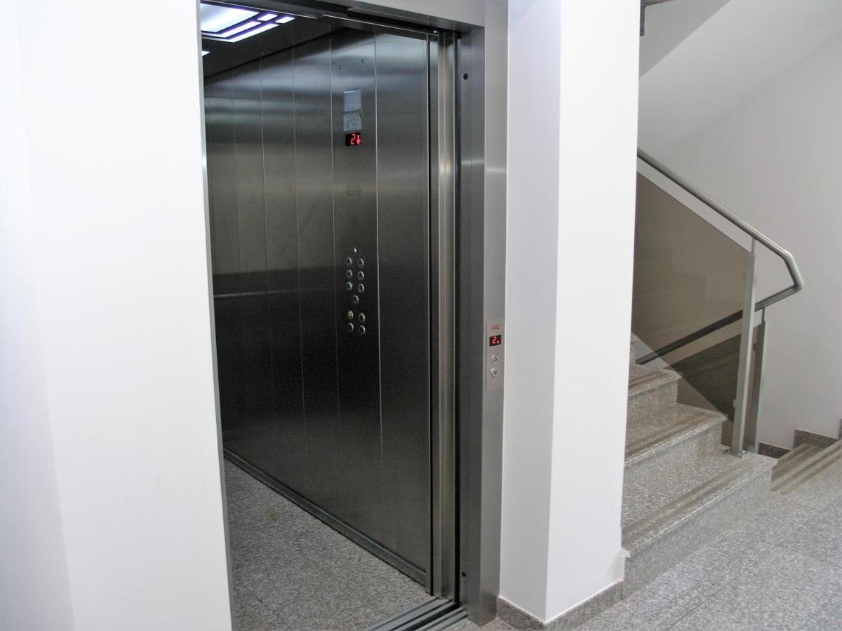 Apartament Metro Kowienska Варшава Екстериор снимка
